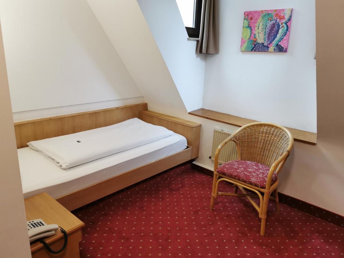 Landhotel Oelmuehle Mombris المظهر الخارجي الصورة